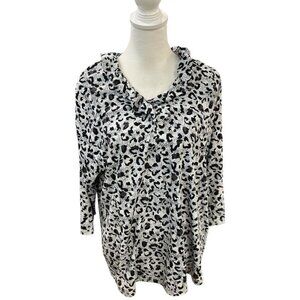 Anthony's Black, White & Gray Animal Print Top with 3/4 Sleeves Size 1X